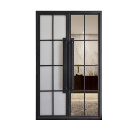 Vhodna vrata iz kovanega železa zaradi udarca orkana naprodaj